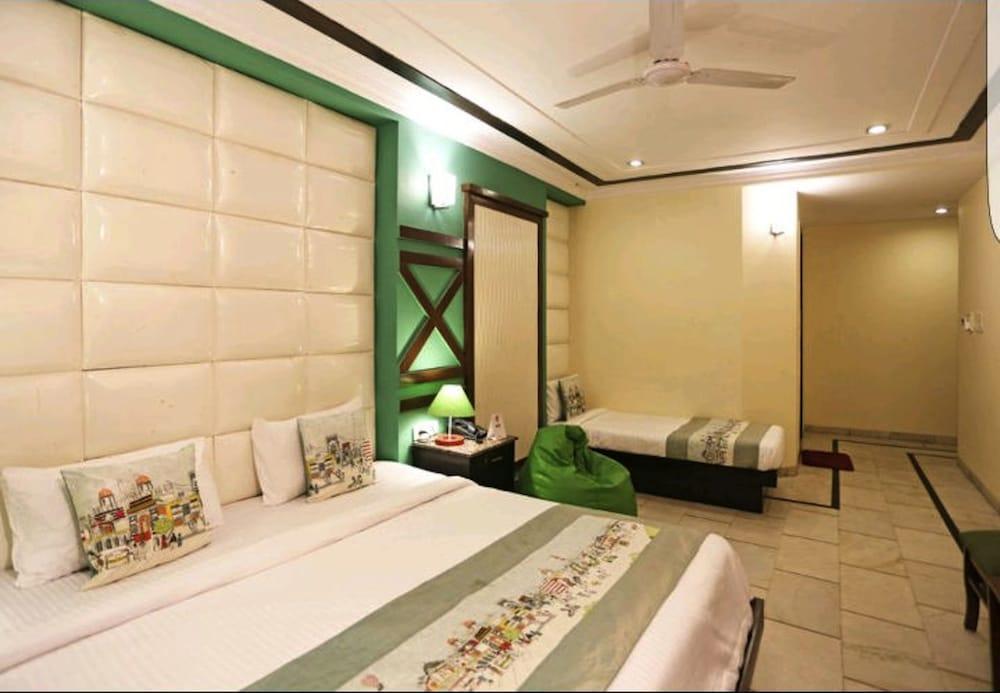 Hotel Unistar New Delhi Ngoại thất bức ảnh