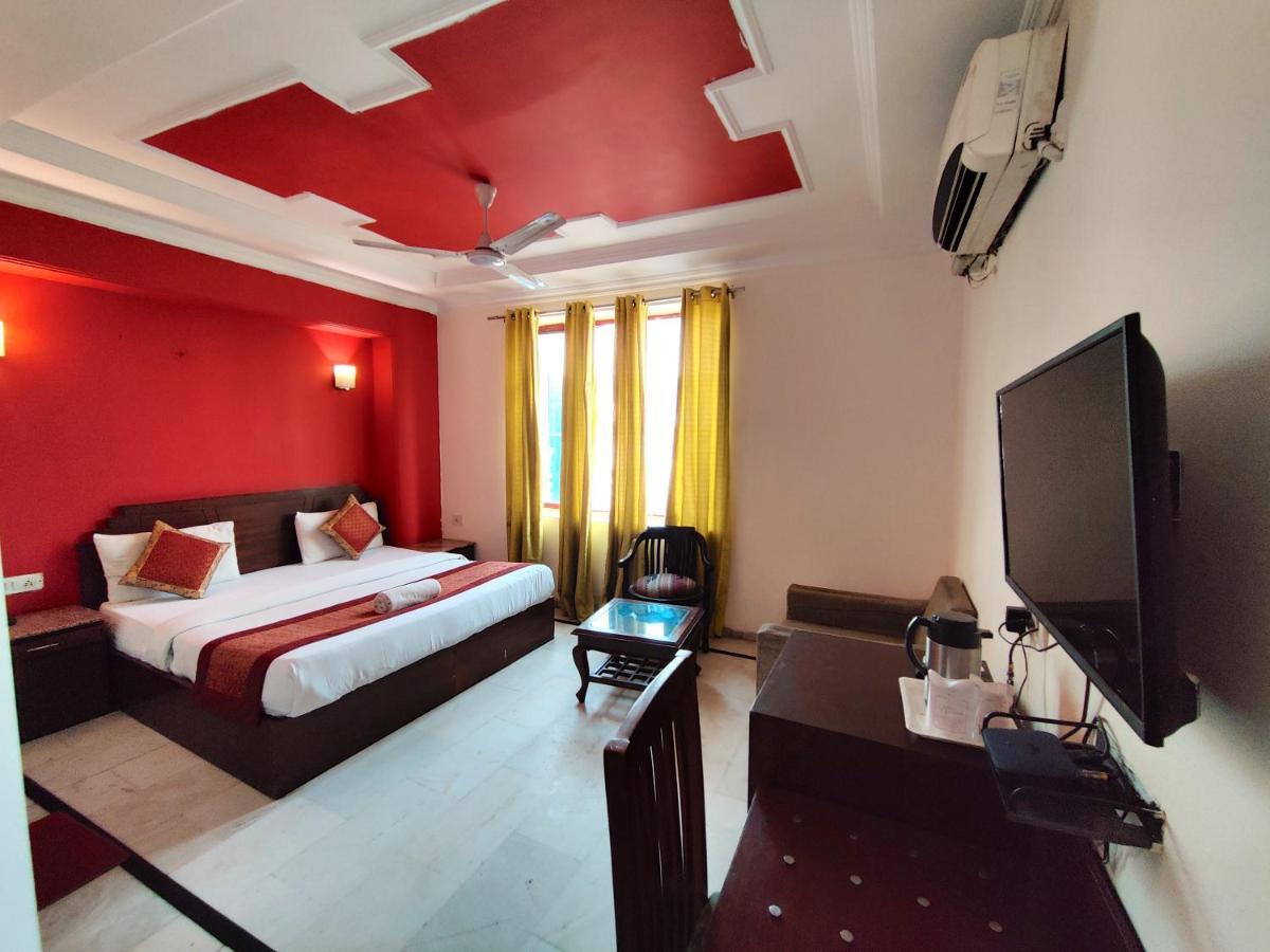 Hotel Unistar New Delhi Ngoại thất bức ảnh