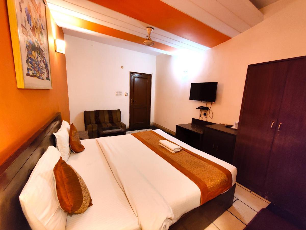 Hotel Unistar New Delhi Ngoại thất bức ảnh