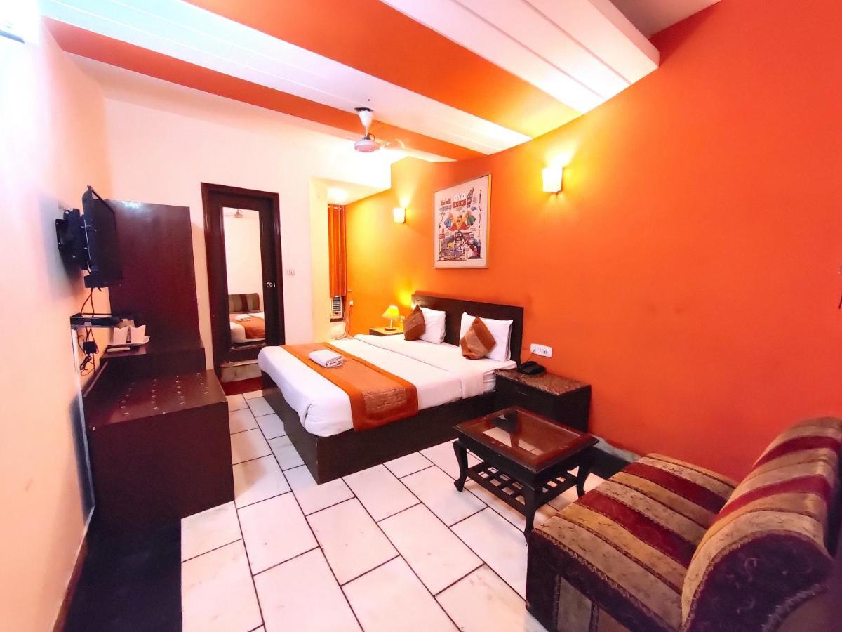 Hotel Unistar New Delhi Ngoại thất bức ảnh