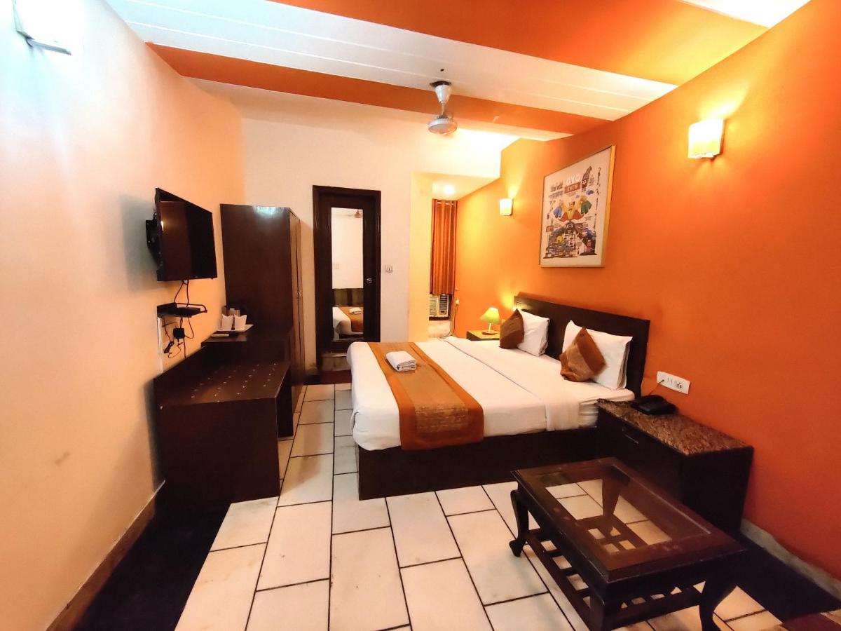 Hotel Unistar New Delhi Ngoại thất bức ảnh
