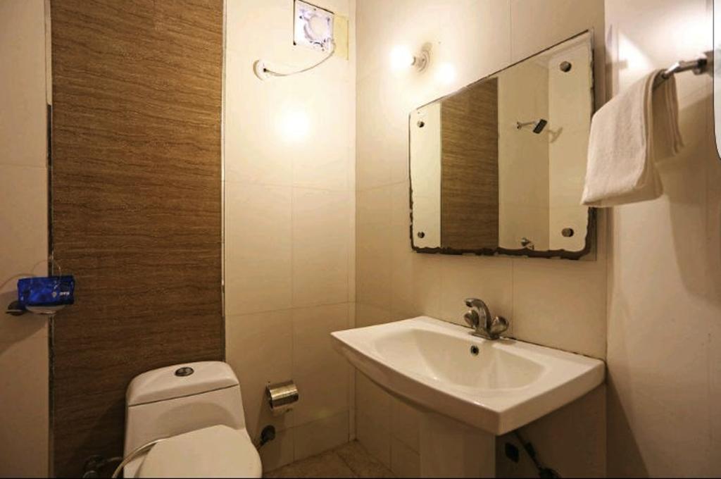 Hotel Unistar New Delhi Ngoại thất bức ảnh