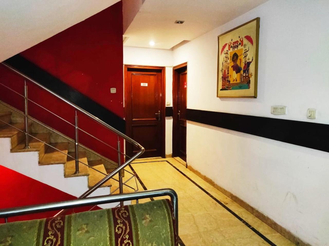 Hotel Unistar New Delhi Ngoại thất bức ảnh