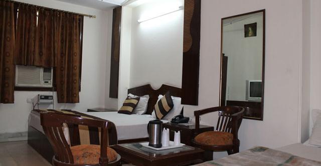 Hotel Unistar New Delhi Ngoại thất bức ảnh