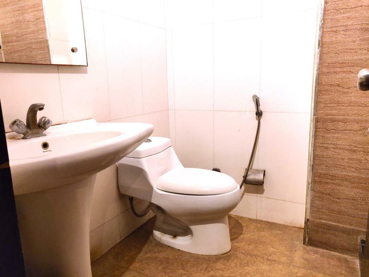 Hotel Unistar New Delhi Ngoại thất bức ảnh