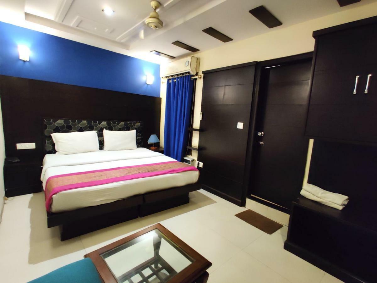 Hotel Unistar New Delhi Ngoại thất bức ảnh