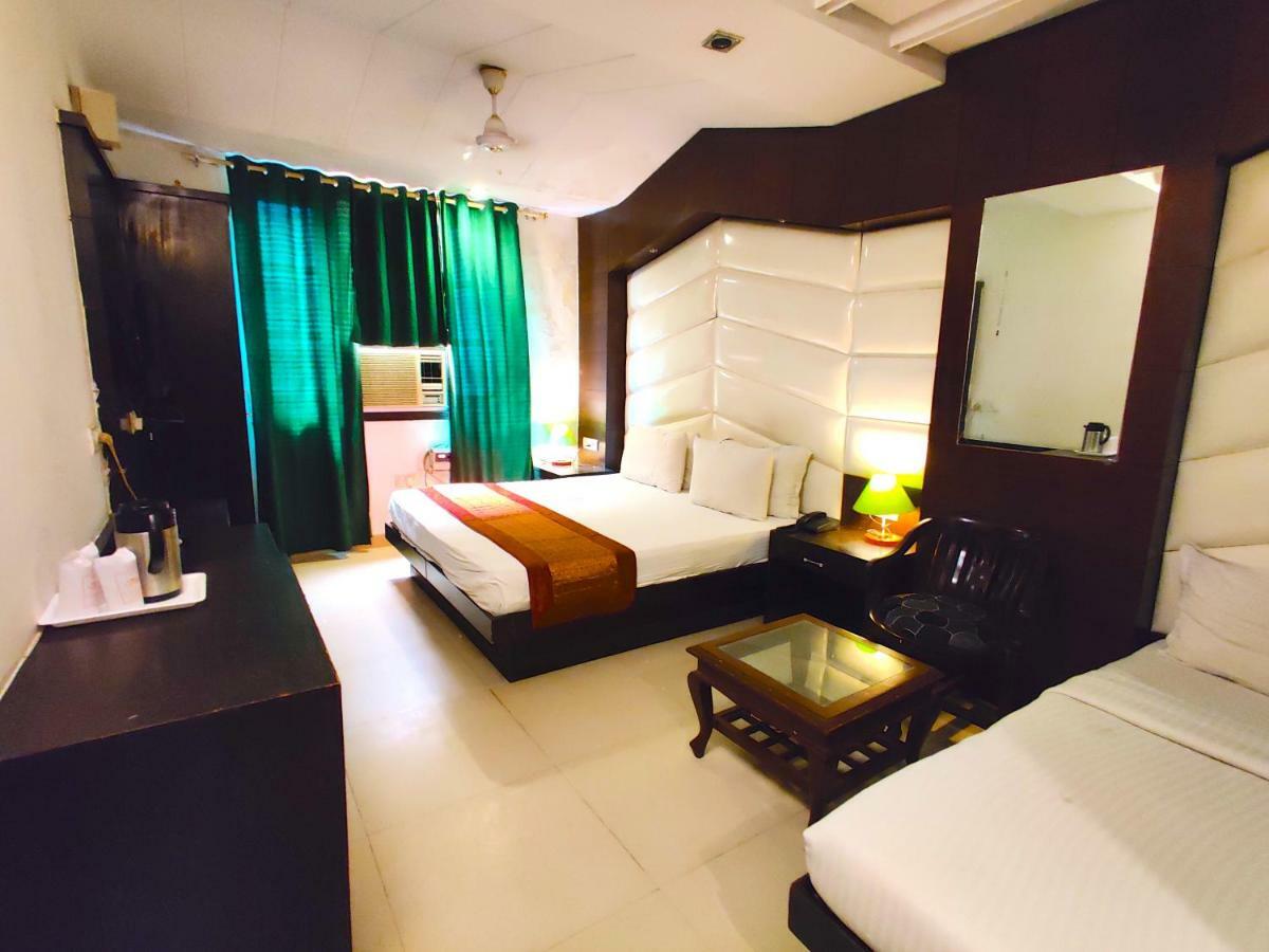 Hotel Unistar New Delhi Ngoại thất bức ảnh