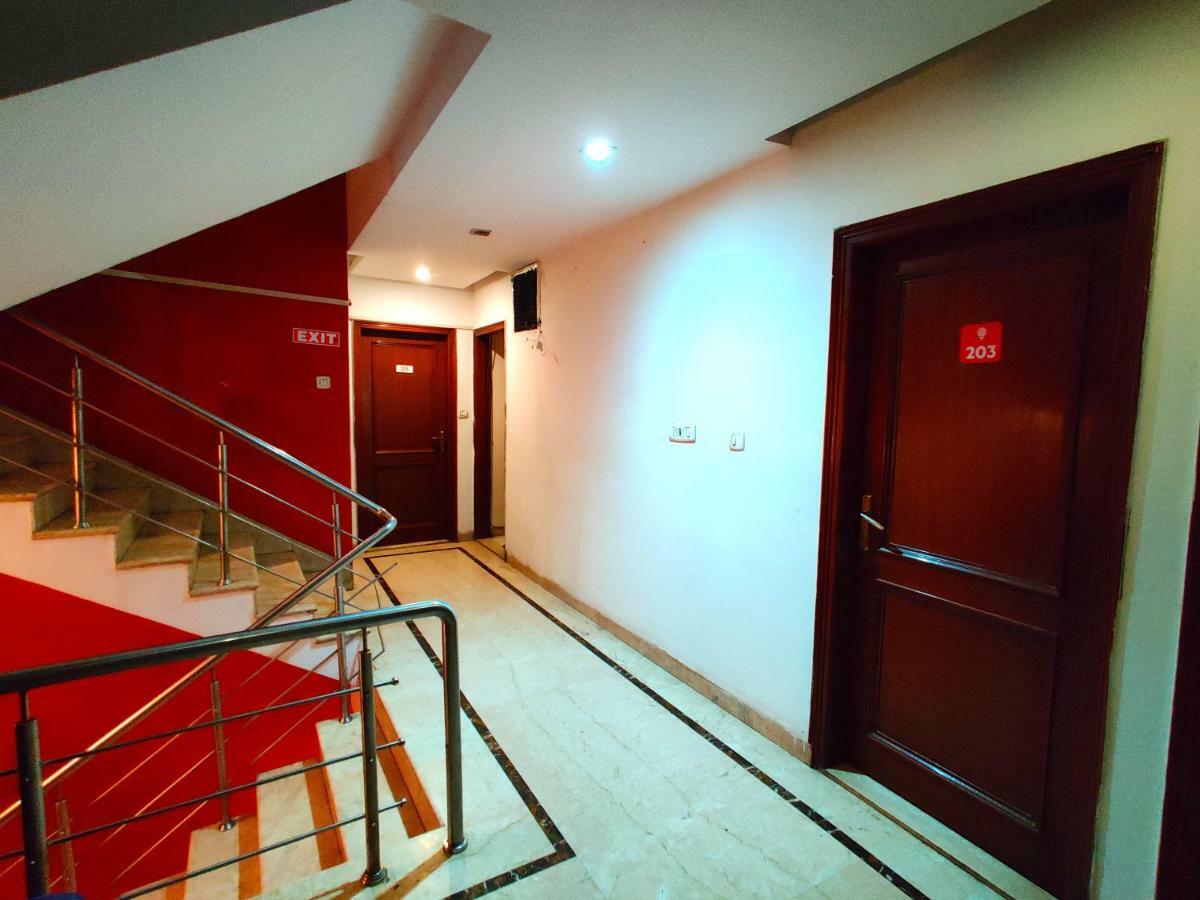 Hotel Unistar New Delhi Ngoại thất bức ảnh