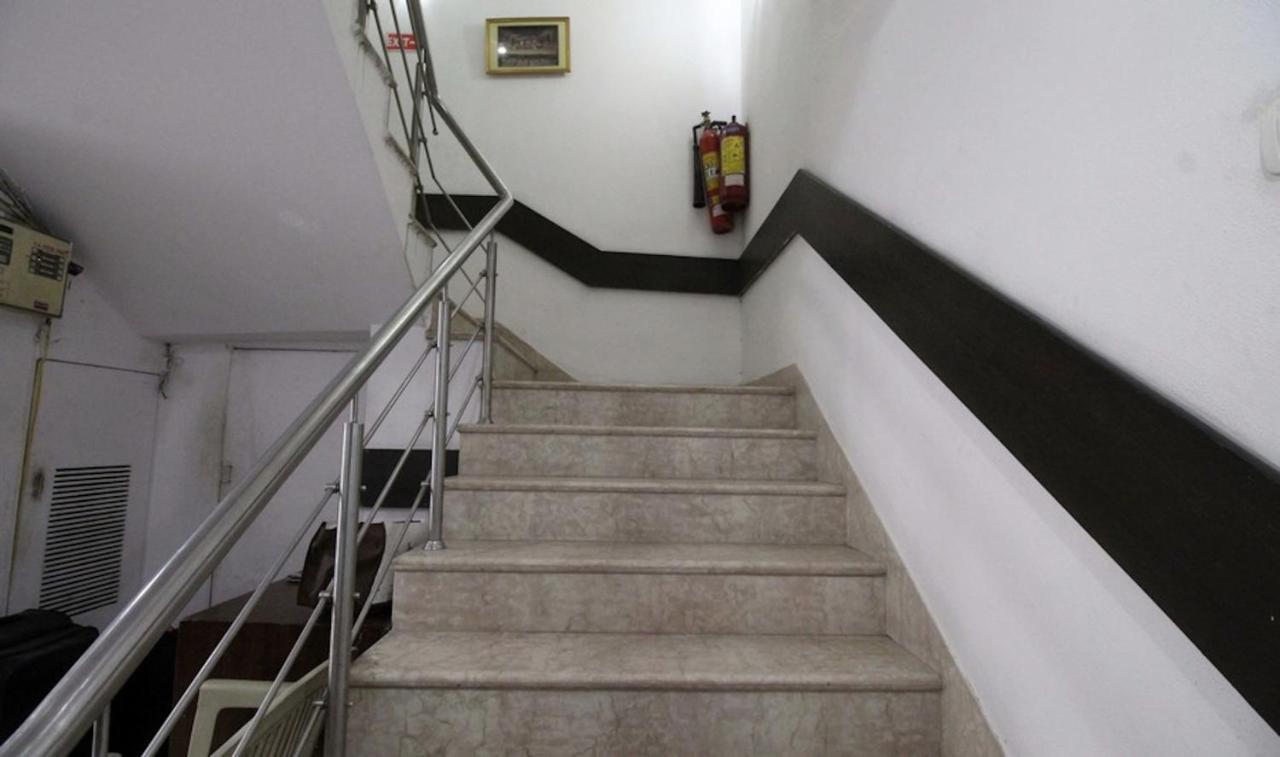 Hotel Unistar New Delhi Ngoại thất bức ảnh