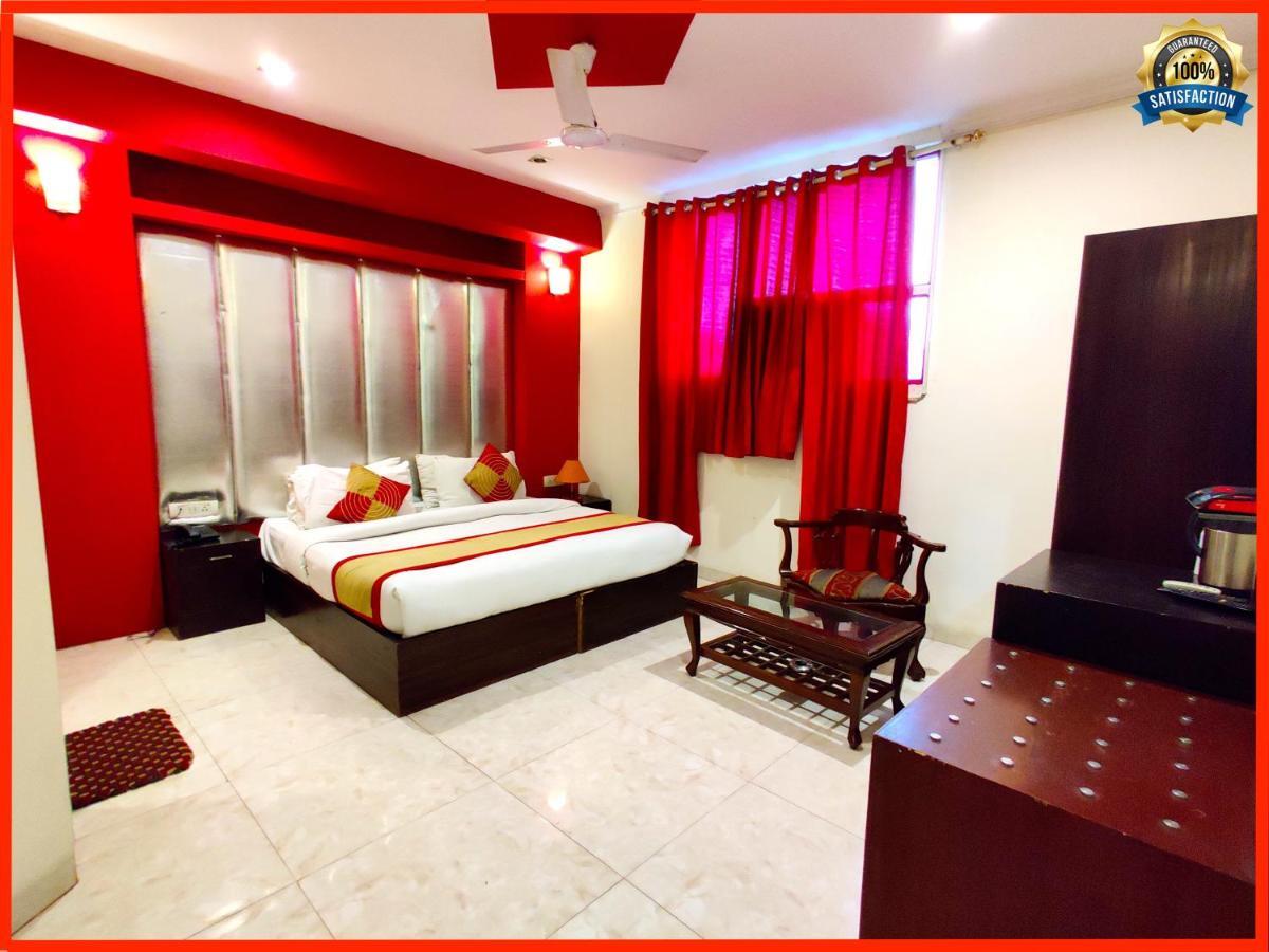 Hotel Unistar New Delhi Ngoại thất bức ảnh