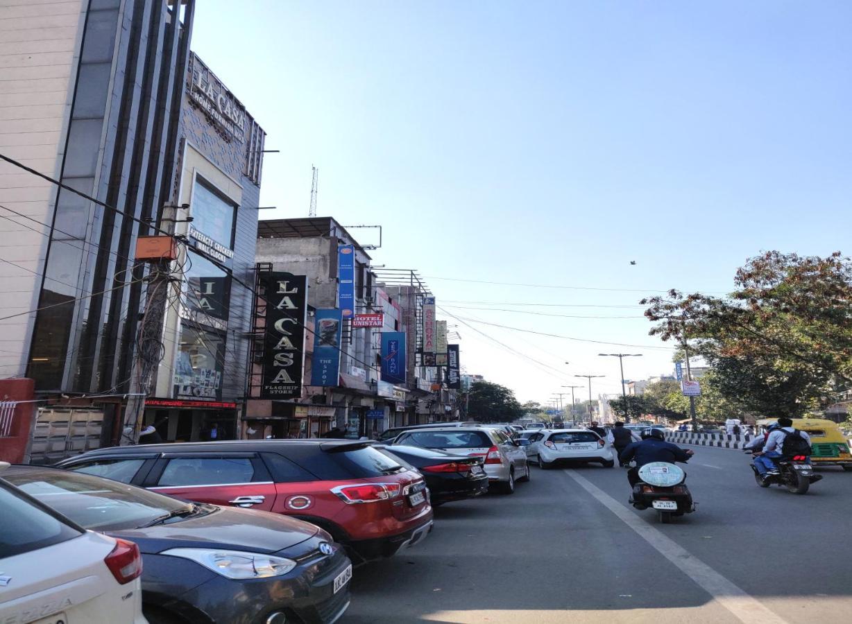 Hotel Unistar New Delhi Ngoại thất bức ảnh